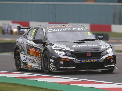 Gordon Shedden. Donington Park 2022. (&copy; PSP Images)